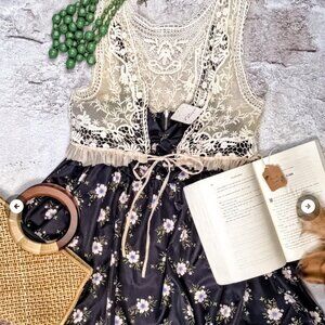 Aria's Look Includes (5) carefully selected pieces